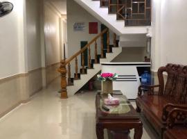 Holly's Hostel Ha Giang B&B, מלון בהא גיאנג