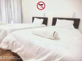 YYK Hostel 24H, хотел с паркинг в Ban Khlong Krang