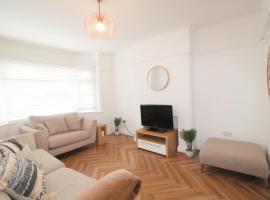 Upton Hidden Garden Retreat, apartment in Birkenhead