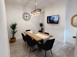 Stylish Stay Near The Stadium Walk To The Action, vacation home in Liverpool