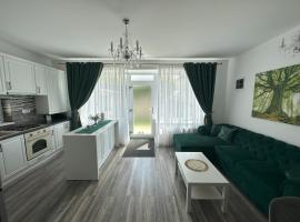 elisio - Maple House, hotel with parking in Ghimbav