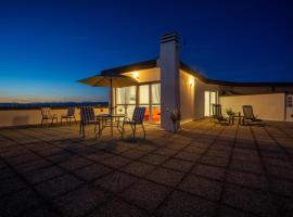 Rosso Apartment, hotel in Cesano Boscone