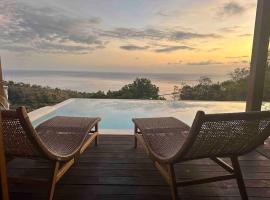 Villa Sana Amed with Panoramic Ocean Views & Infinity Pool, hotel di Amed