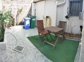 Petite maison à Drancy, holiday rental in Drancy