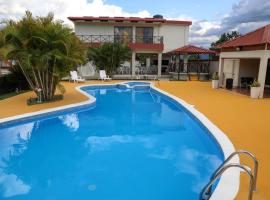 Villa Rocio - Country Villa with pool, hotel with parking in San Juan de la Maguana