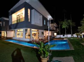 Tranquil Arcadia Homestay by Desaru, villa in Bandar Penawar