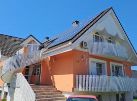 Alinka Apartmanház, beach rental in Balatonlelle