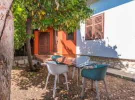 Lovely Home In Sveti Filip I Jakov With Kitchen