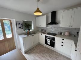 Littlehampton House - 4 bedroom house sleeps 8, hotel in Littlehampton