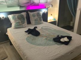Chambre double dans villa, Bed & Breakfast in Saint-Saturnin-lès-Avignon