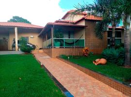 Casa de Campo com Wi-Fi churrasq e piscina em MG, kisállatbarát szállás Lagoa Santában