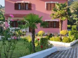 Guesthouse Ndroq