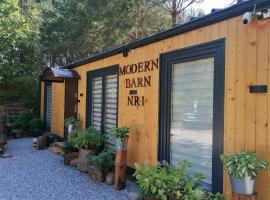 Domek Modern Barn 1 Całoroczny 800m od Park Wodnego Suntago Ranczo Gold Mania, hotell sihtkohas Krzyżówka