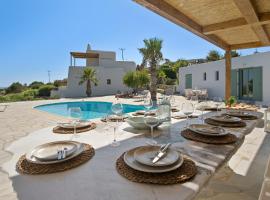 Villa Estellar with Private Swimming Pool, hotel sa Chrissi Akti