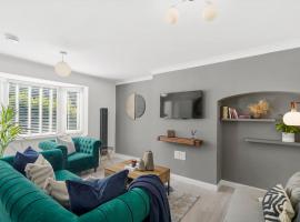 Spacious 2 bedroom house with parking & WiFi – apartament w mieście Aylesford