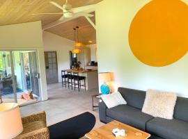 Seaside House and Aloha Bungalow: Pahoa şehrinde bir daire
