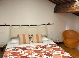 Chez Madame, hotel near Monastery of Saint Antonio in Polesine, Ferrara