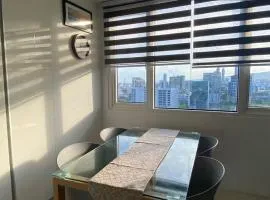 Calyx Residences 18i