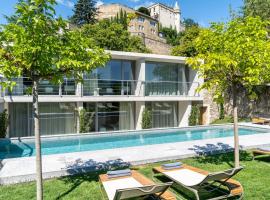 Le Pavillon M, chambres d'hôtes de luxe avec Piscine & Spa, vacation rental in Grignan