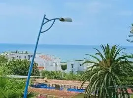 Appartement Luxueux vue Mer dans Résidence avec piscines et jardin