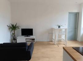 Logement moderne 2 pers, parking privé, proche CV、サン・テティエンヌのペット同伴可ホテル