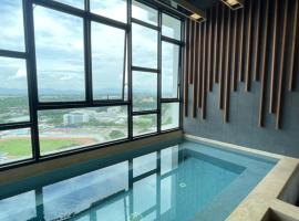 Seaview condo in Siracha (Free onzen), hotel com jacuzzi em Si Racha