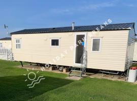 Cosy 6 berth @ Seal Bay: Opposite Main Complex – hotel w mieście Selsey