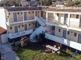 FULL HOUSE KAVOS