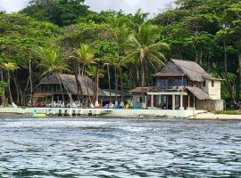 Puntita Manzanillo, fantastic sea and jungle retreat, villa en La Guayra