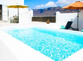 Casa Chinija de Famara, hotel in Teguise