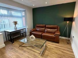 Dallas House - Easy links to LHR and London, holiday home in Hayes