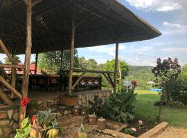 Nileit Campsite Jinja, glamping v mestu Jinja