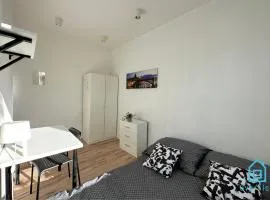 Sobieski Room - Peaceful Retreat, 10 Minutes to Gdańsk Old Town & Seaside