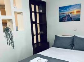 New Unique Apartment in Heraklion – apartament w mieście Néa Alikarnassós