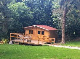 Cabane au milieu des bois, glamping en Lanvellec
