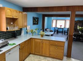 DalatBnB Large kitchen Suite, cabaña o casa de campo en Surrey