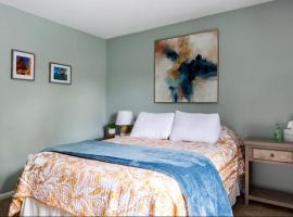 1 Bed with Private Bathroom Close to Everything in Newark & Wilmington, viešbutis mieste Niuarkas
