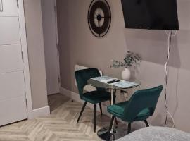 Cambridge Suites, apartamentų viešbutis mieste Harmondsworth