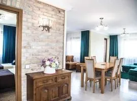 LYRA63 Large 80sq m TOP 14 floor