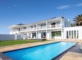 Dolphin Bay Boutique Hotel and Spa, hotel in Port Elizabeth