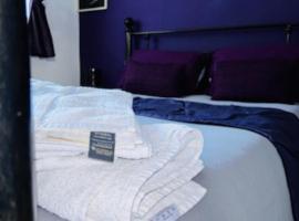 Home from home, close to Redditch hospital & transport links, hotel Redditchben