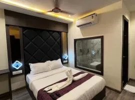 Hotel Classio Andheri - Near DN Nagar Metro Station