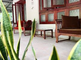 The Cinnamon Villa Kandy، فندق مع موقف سيارات في كاندي