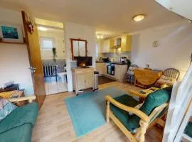 10 Strawberry Hill, Tolroy Manor