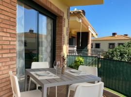 Pinea 12 D, hotel with parking in Vilacolum