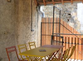 les g&icirc;tes du passage: le perchoir