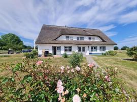 Boddenhus Apartment, hotel di Gager