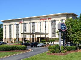 Hampton Inn Charlotte North Lake Norman、コーネリアスのホテル