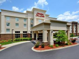 Hampton Inn & Suites Huntersville, hotell i Huntersville