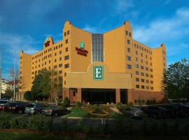 Embassy Suites Charlotte, מלון ליד נמל התעופה הבינלאומי שארלוט דאגלס - CLT, שארלוט